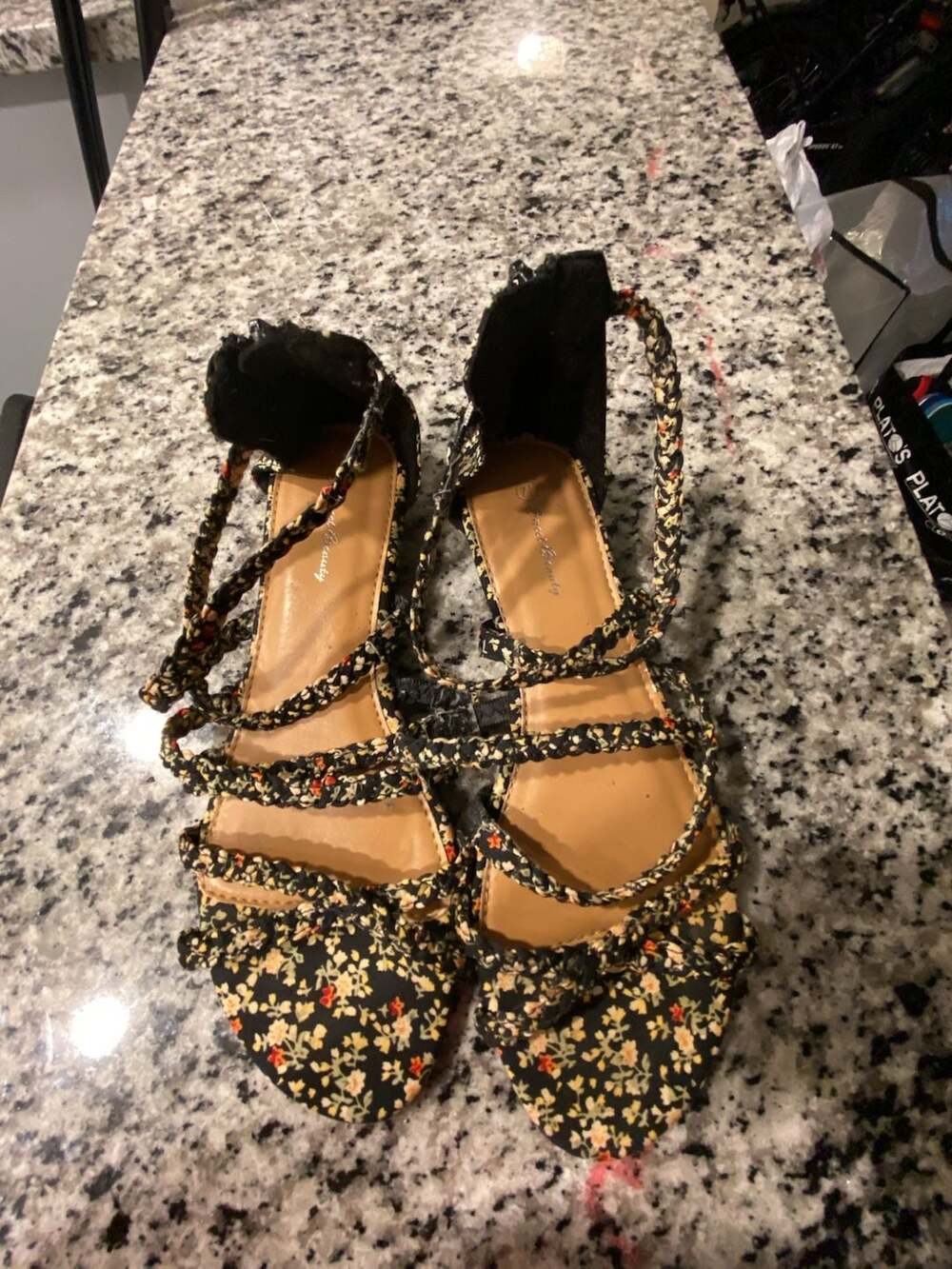 Sweet Beauty Floral Print Strappy Zip-Back Flat Sandals